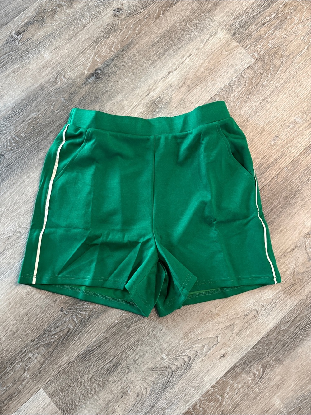 NWT JODIFL Women's Athletic Shorts with Side Stripe sz s